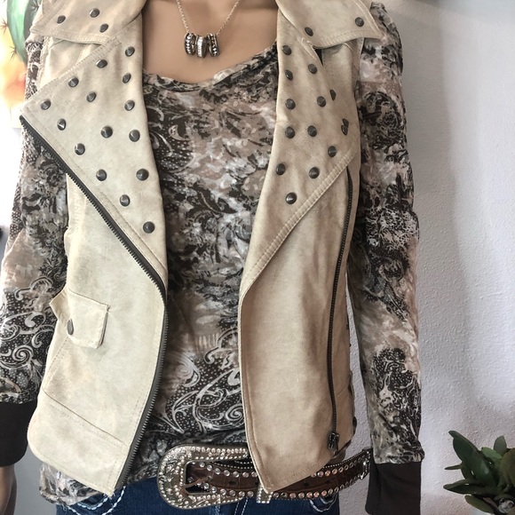 Boot Barn Vest! 🤩 can be worn size up or down - Picture 2 of 12